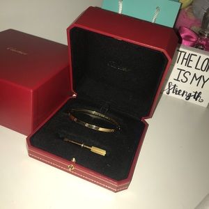 🦋SOLD🦋 CARTIER LOVE BRACELET SM